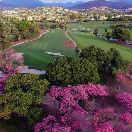 Holiday home 4 Bed House With Pool Walk To Puerto Banus Fast Internet