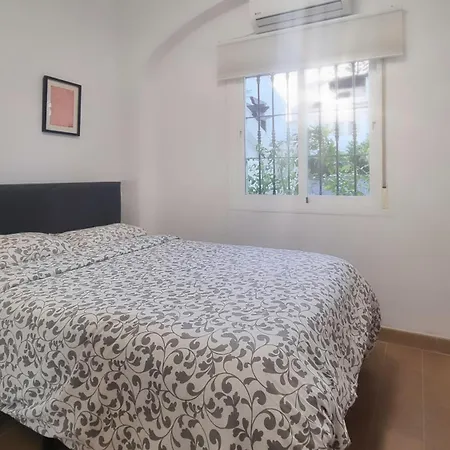 4 Bed House With Pool Walk To Puerto Banus Fast Internet Vakantiehuis *