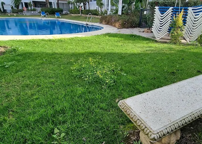 4 Bed House With Pool Walk To Puerto Banus Fast Internet Casa de Férias