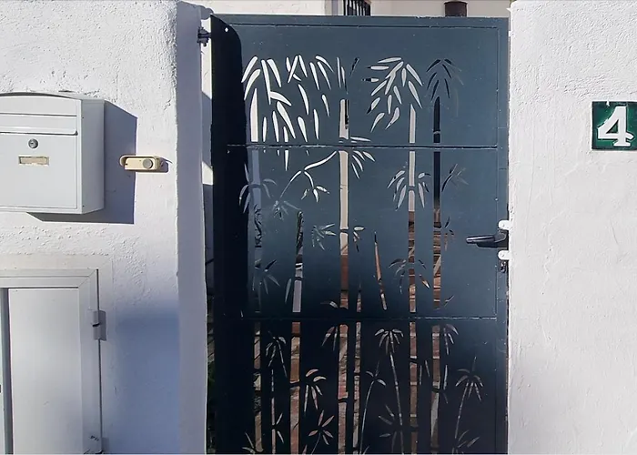 Casa de Férias 4 Bed House With Pool Walk To Puerto Banus Fast Internet *