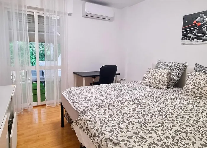 4 Bed House With Pool Walk To Puerto Banus Fast Internet