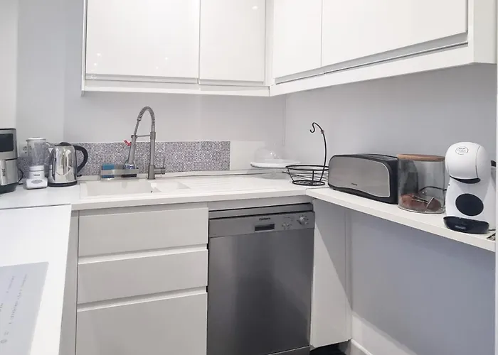 4 Bed House With Pool Walk To Puerto Banus Fast Internet Casa de Férias Marbella