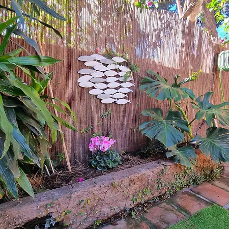 4 Bed House With Pool Walk To Puerto Banus Fast Internet Дом отдыха