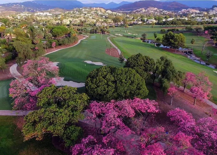 Feriehus 4 Bed House With Pool Walk To Puerto Banus Fast Internet