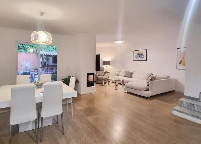 4 Bed House With Pool Walk To Puerto Banus Fast Internet Marbella