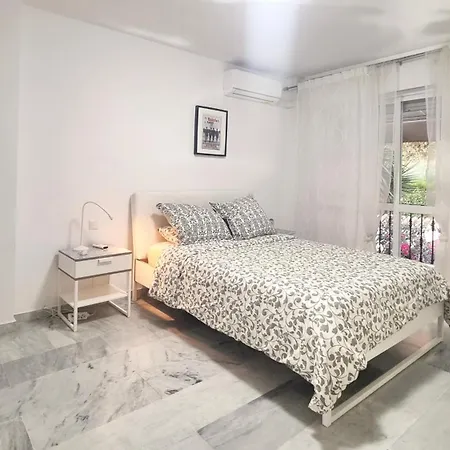 Semesterbostad 4 Bed House With Pool Walk To Puerto Banus Fast Internet *